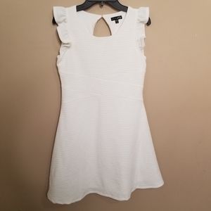 Ava & Yelly dress with ruffle sleeve